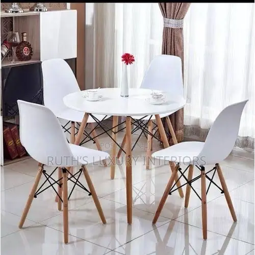 Strong Plastic Restaurant/Bar/Dining Table With 4 Chairs Furniture