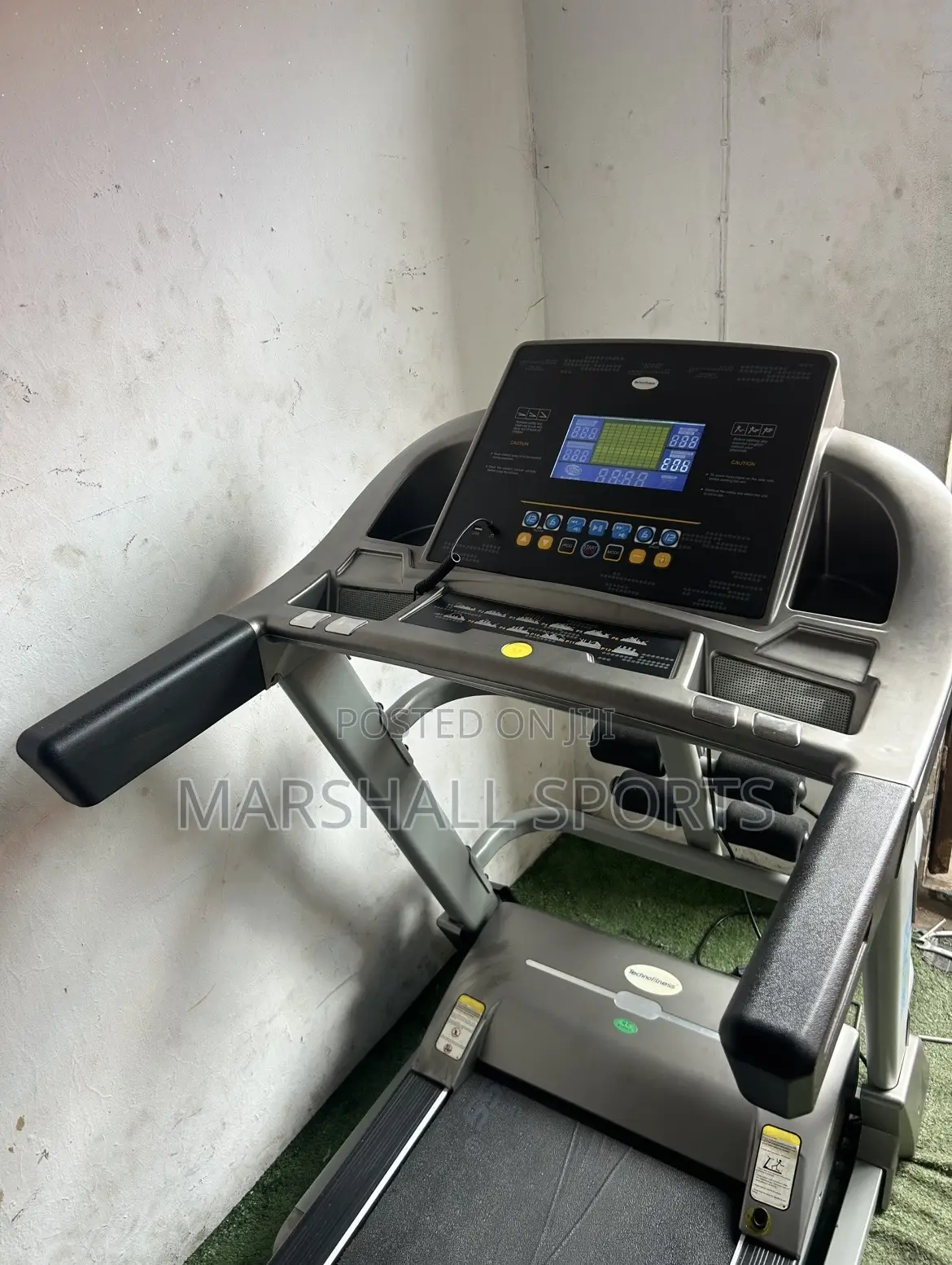 4hp Techno Fit Treadmil With Massager and Auto Incline