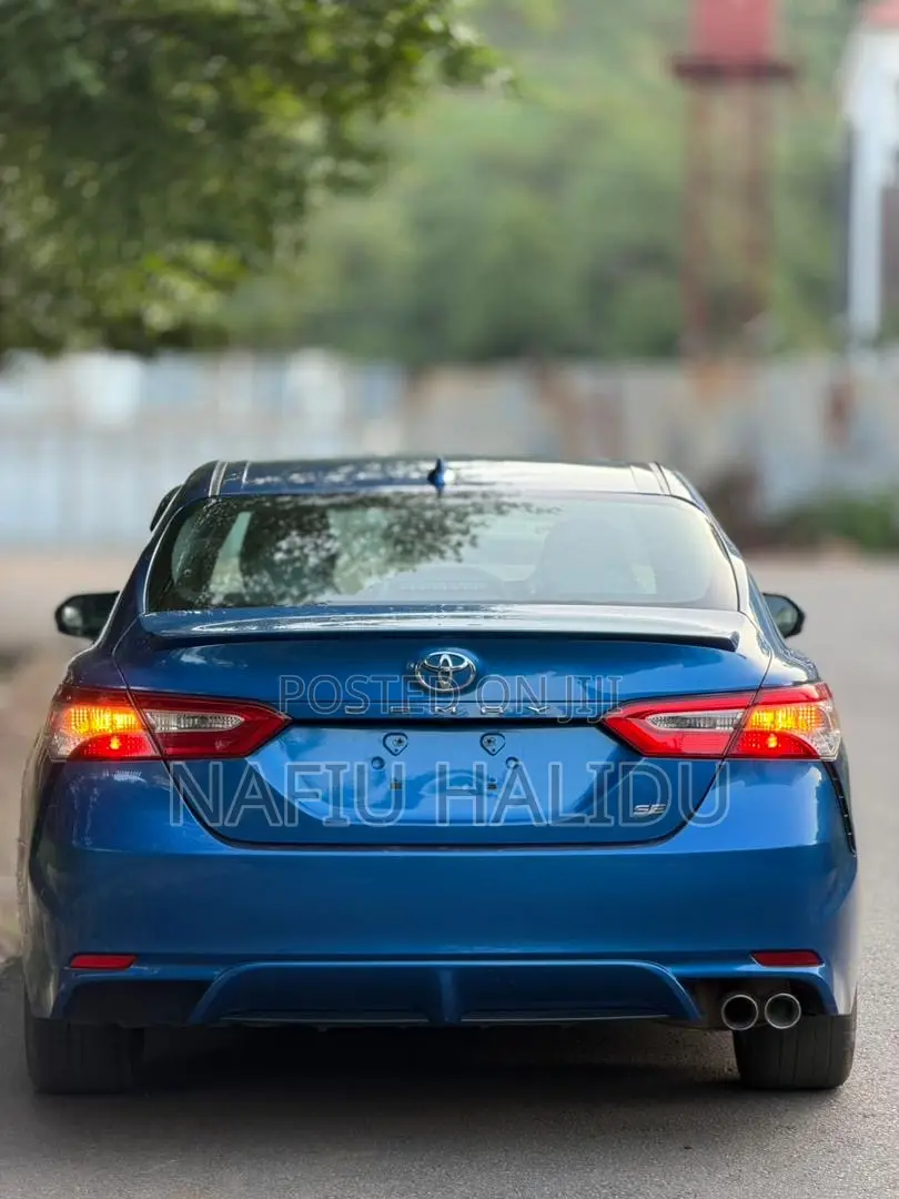 Toyota Camry 2018 Blue