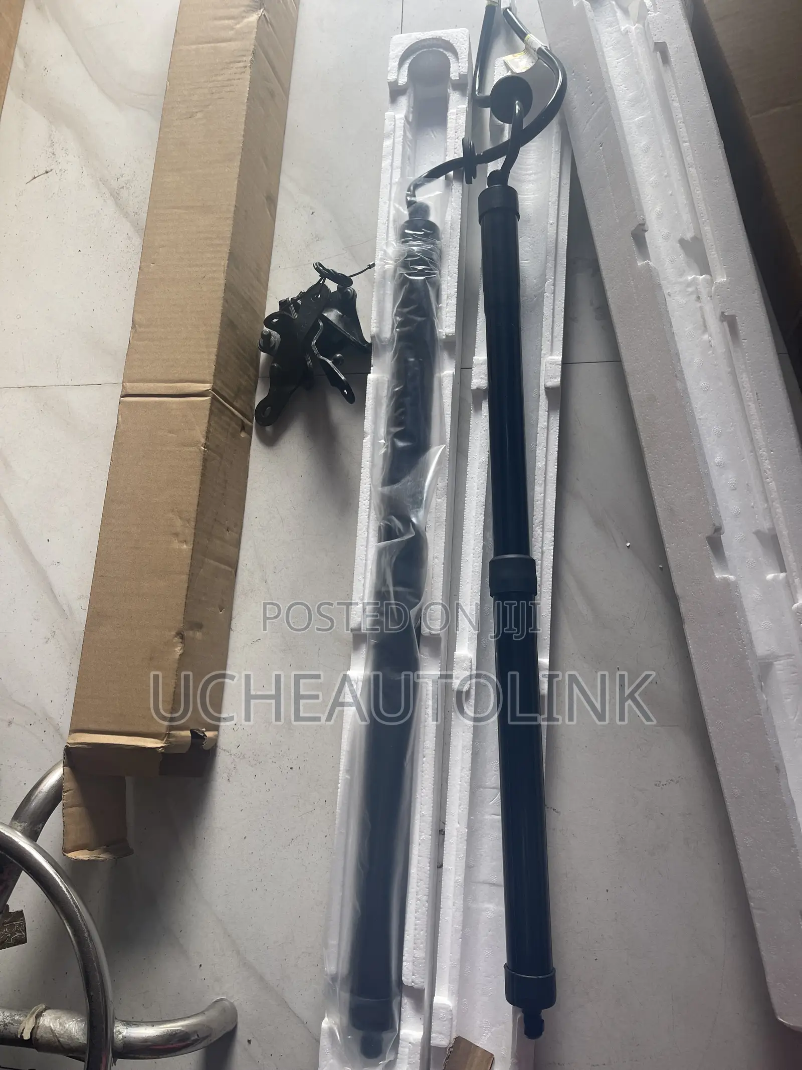 Toyota Highlander 2020 Automatic Boot Shock Absorbers Available