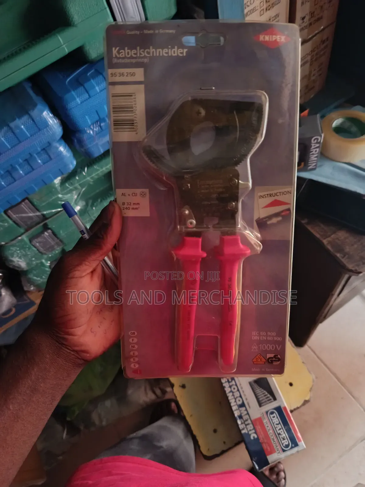 Insulated Ratchet Cable Cutter