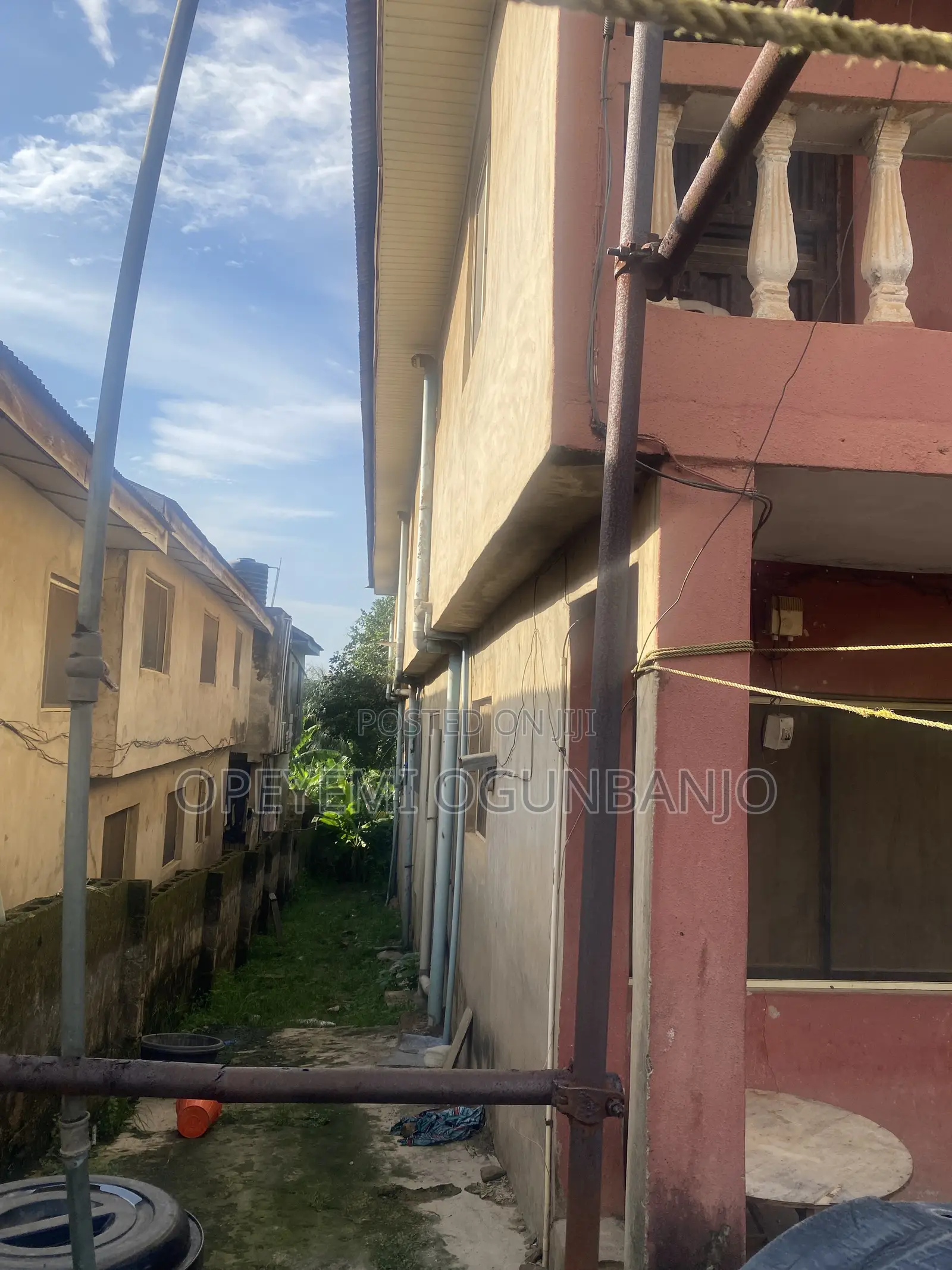 7bdrm Duplex in Jumofak for sale