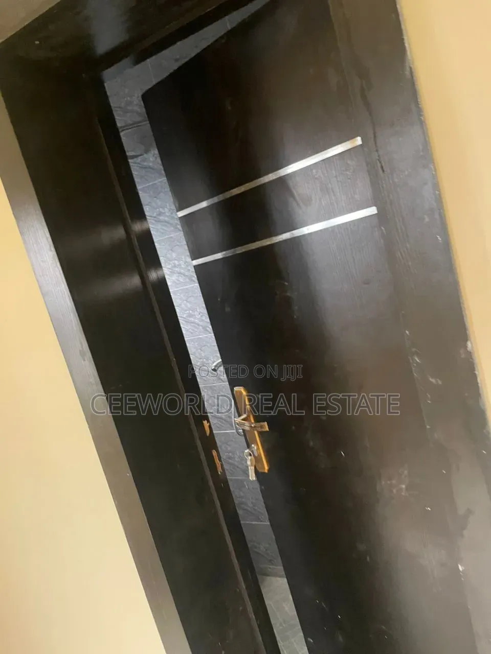 3bdrm Apartment in Oluwo Estate Odo Ona, Akala Express for rent