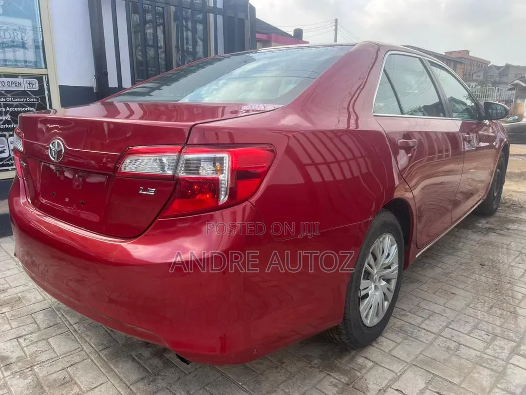 Toyota Camry LE 4dr Sedan (2.5L 4cyl 6A) 2014 Red