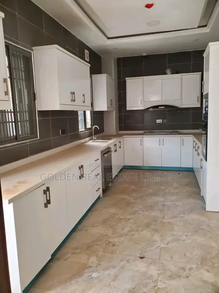 4bdrm Duplex in Maitama for rent