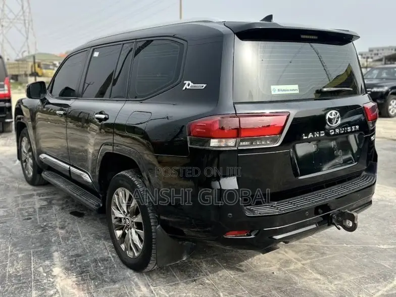 Toyota Land Cruiser 2022 Black