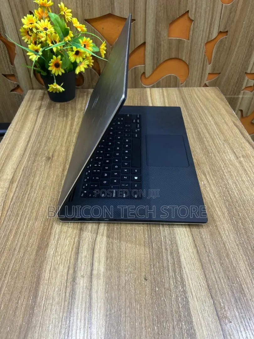 Laptop Dell Precision 5520 16GB Intel Core i7 SSD 256GB