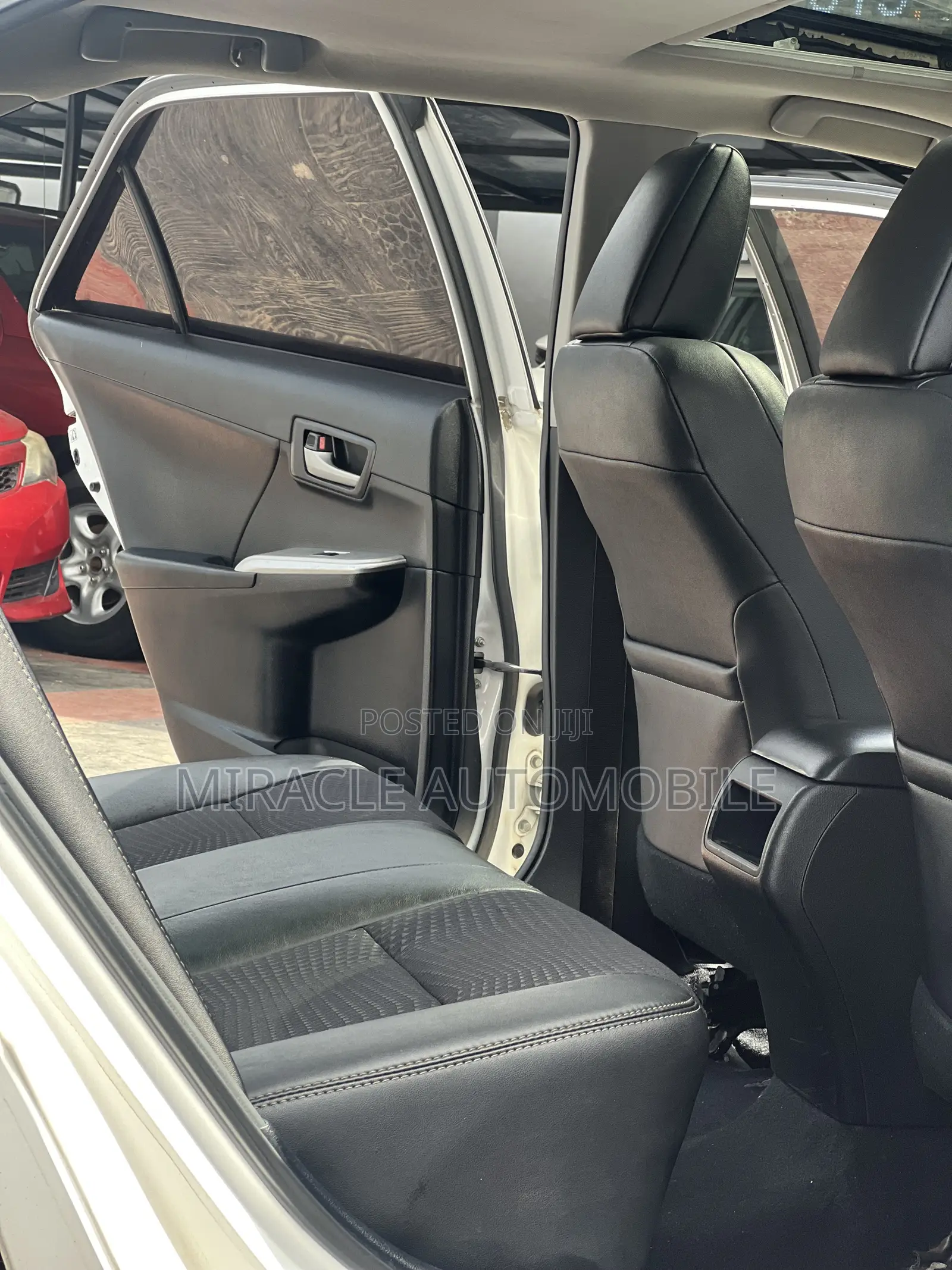 Toyota Camry SE 4dr Sedan (2.5L 4cyl 6A) 2014 White