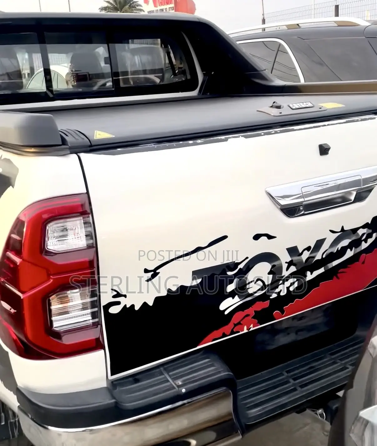 Toyota Hilux 2025 Black