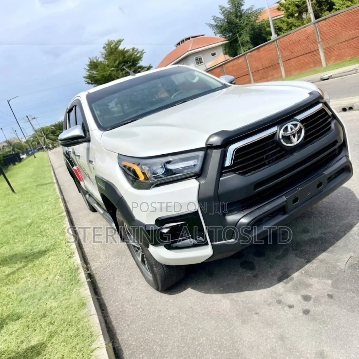 Toyota Hilux 2025 Black