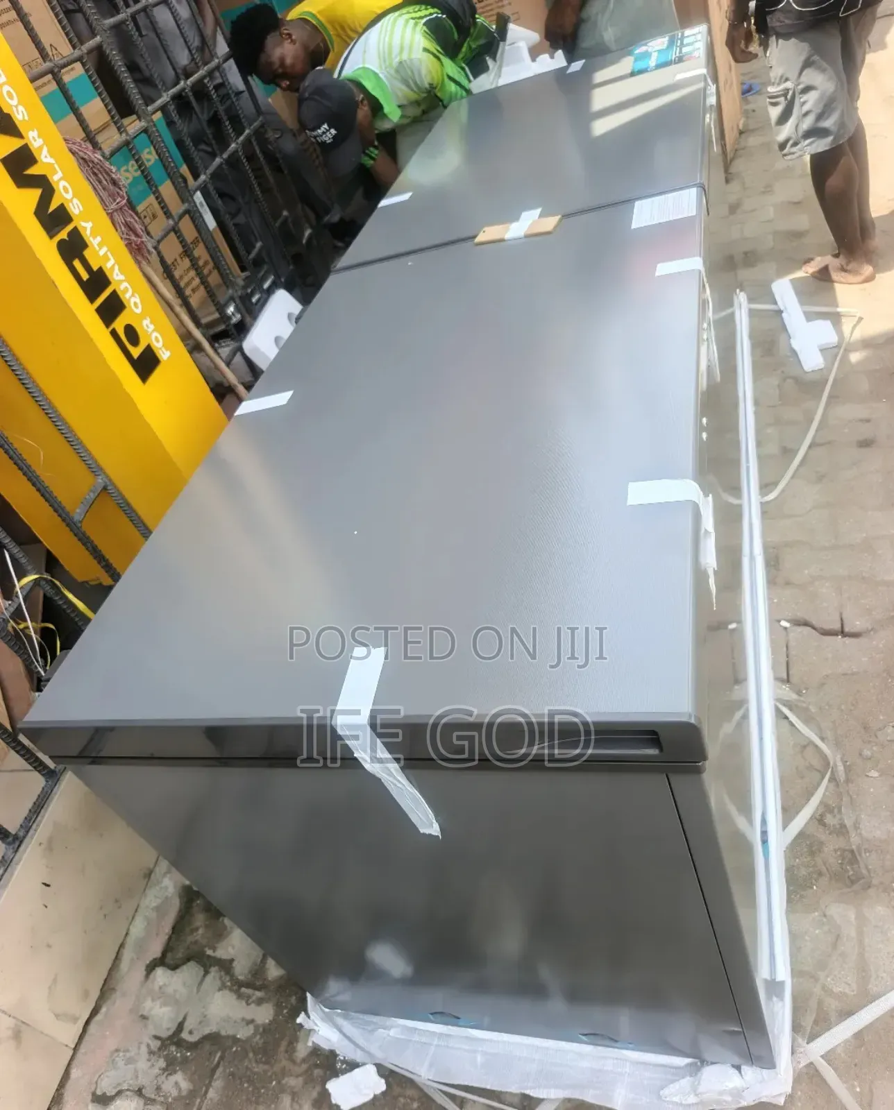 Original Hisense 750litters Biggest Chest Freezer 50% Low Voltage