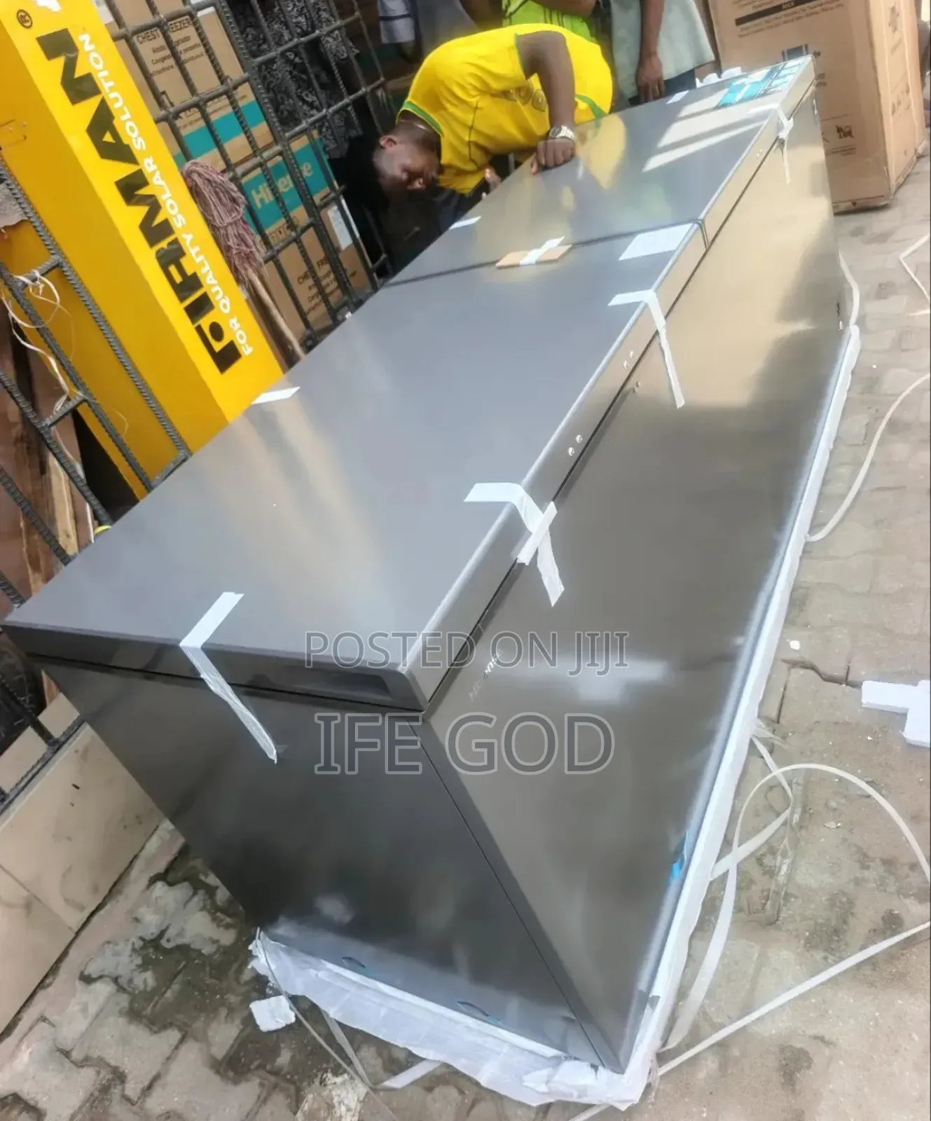 Original Hisense 750litters Biggest Chest Freezer 50% Low Voltage