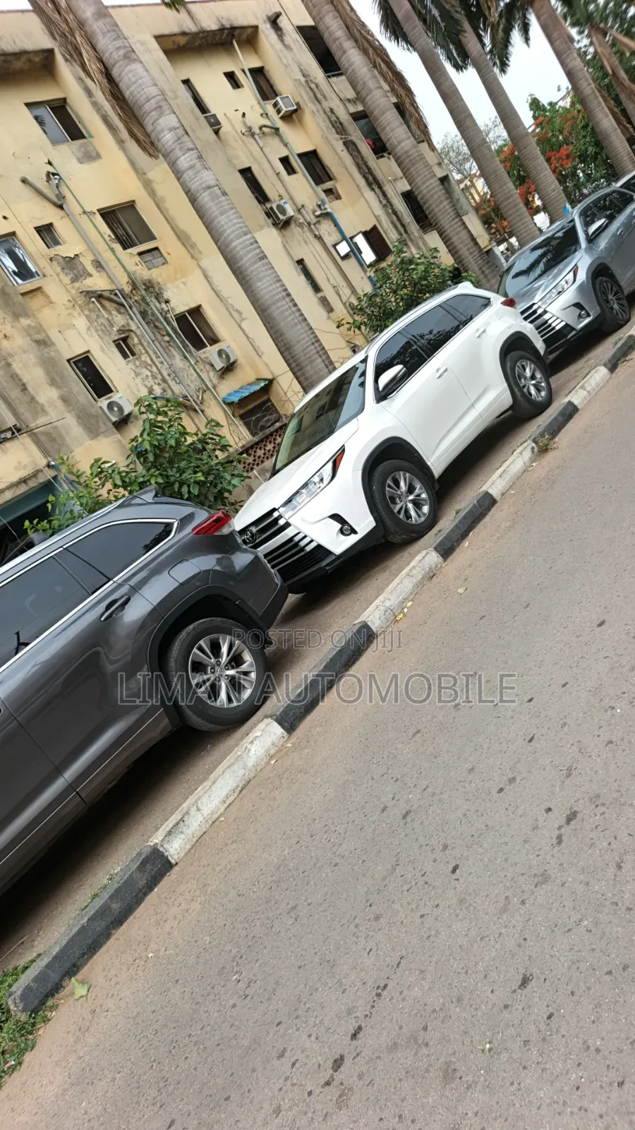 Toyota Highlander XLE 4x2 V6 (3.5L 6cyl 8A) 2018 White
