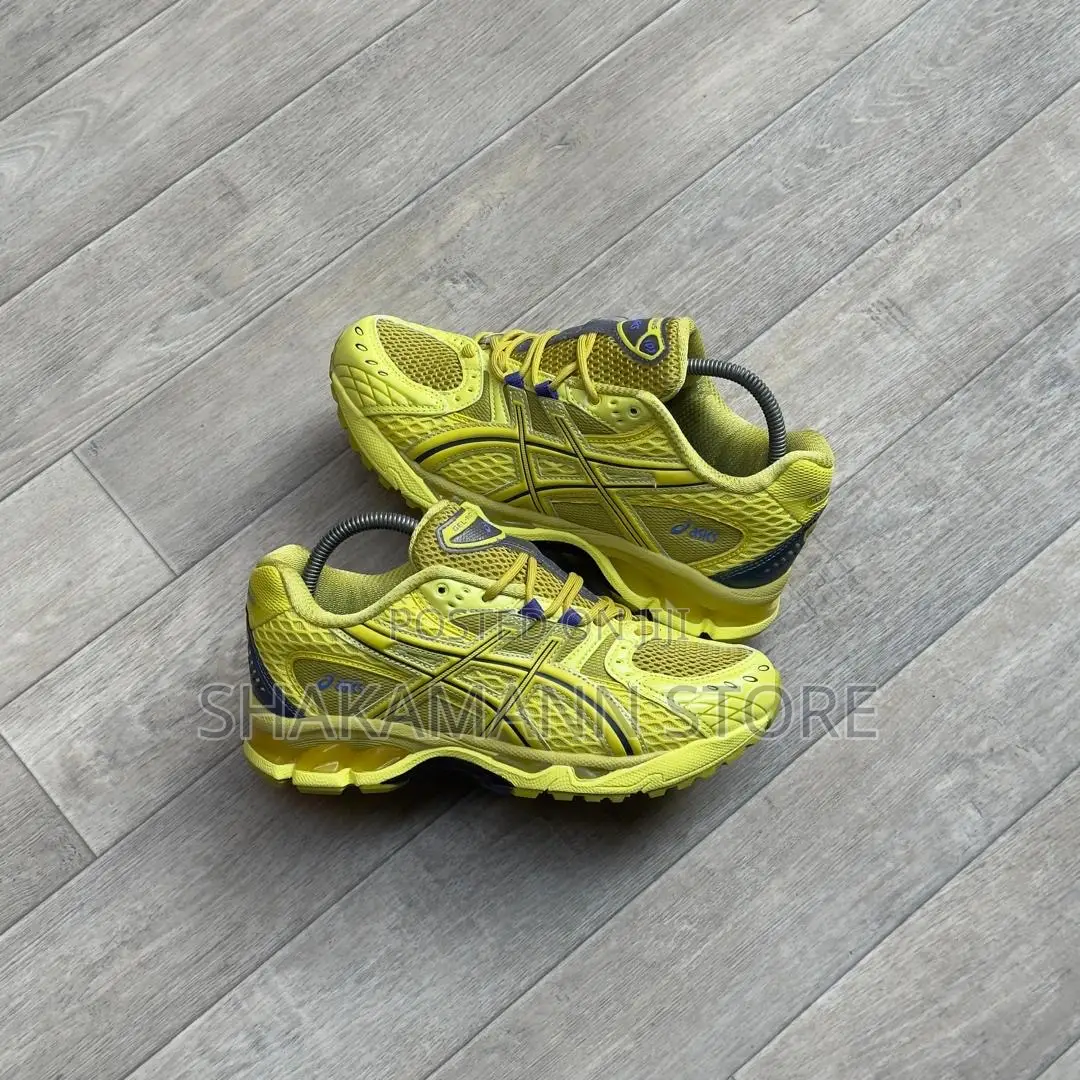 Original New Balance Asics Yellow