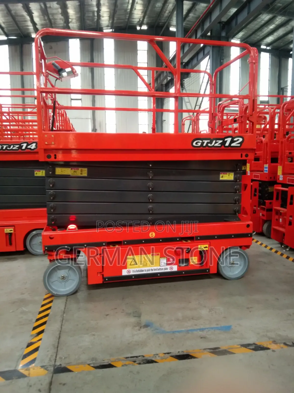 Europec Gtjz12 Self-Propelled Hydraulic Scissor Lift.
