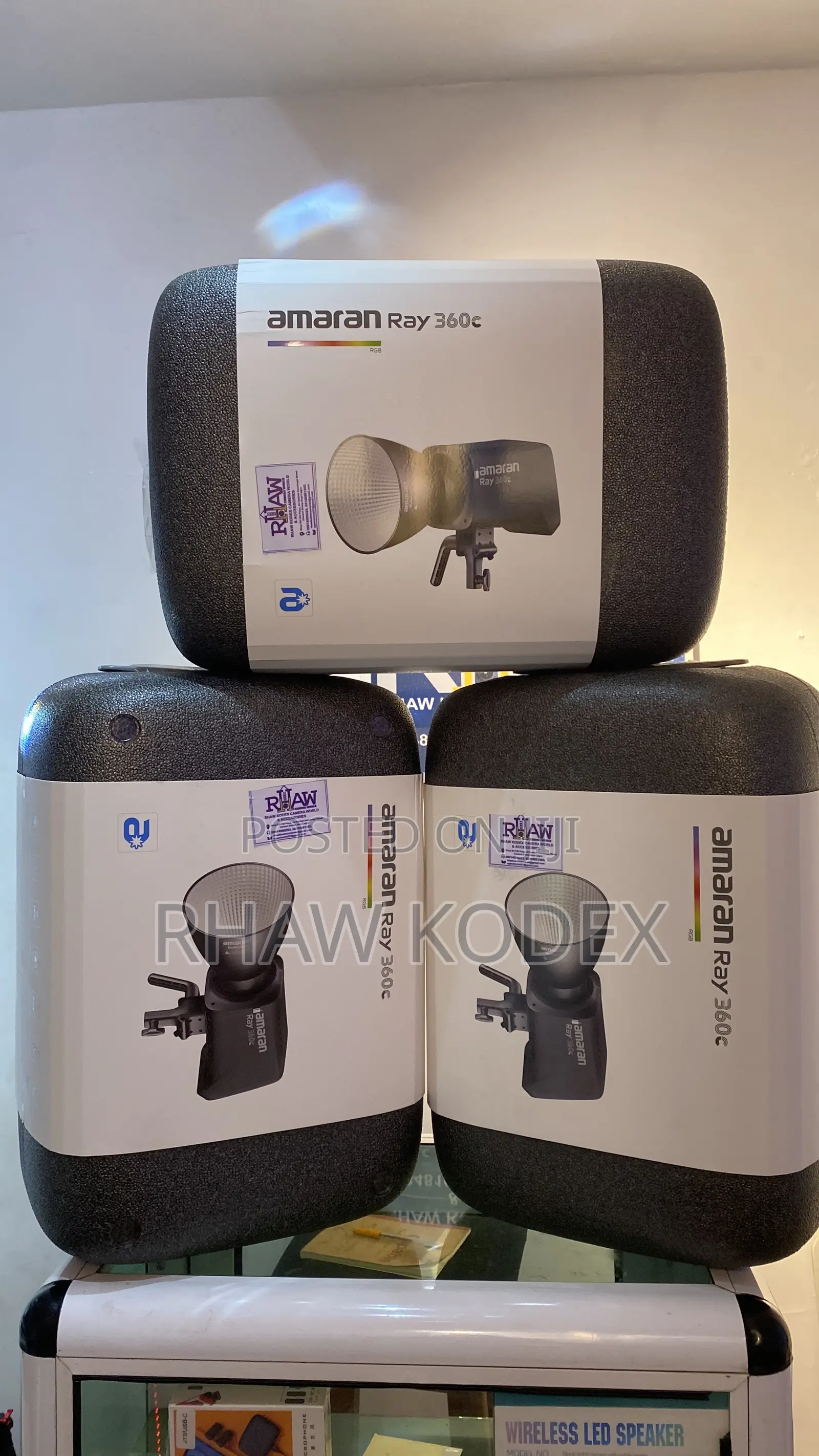 Amaran Ray 360c RGB Led Monolight by Aputure