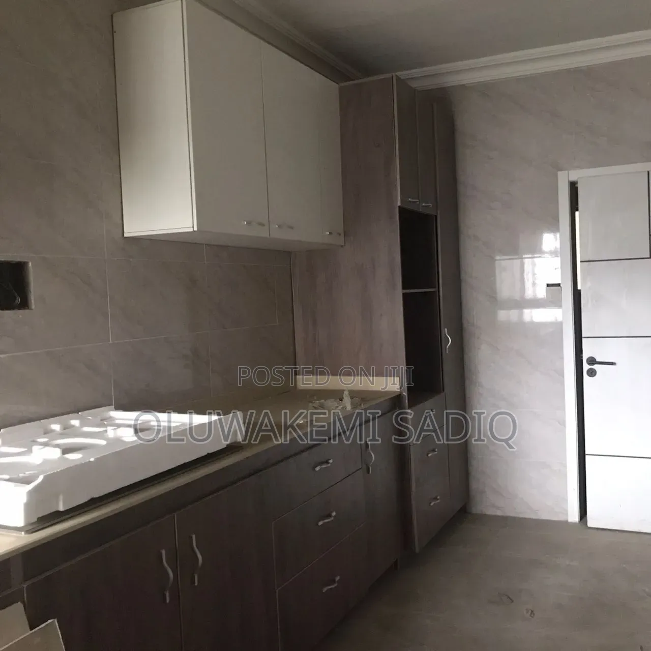 6bdrm Townhouse/Terrace in Shonibare Estate for sale