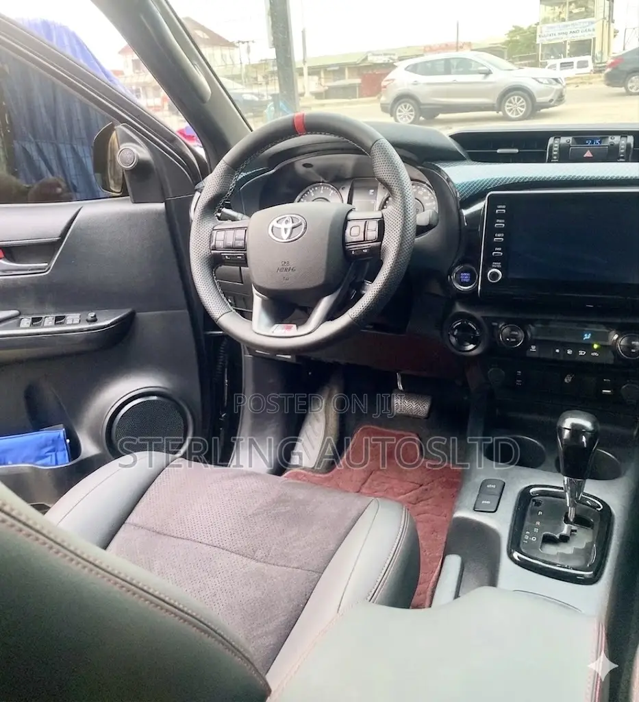 Toyota Hilux 2023 Black