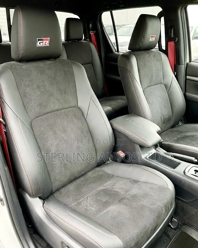 Toyota Hilux 2023 Black