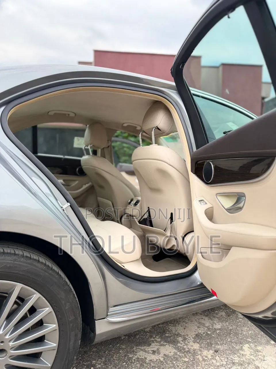 Mercedes-Benz C300 Base AWD 4Matic Sedan (2.0L 4cyl 7A) 2015 Gold