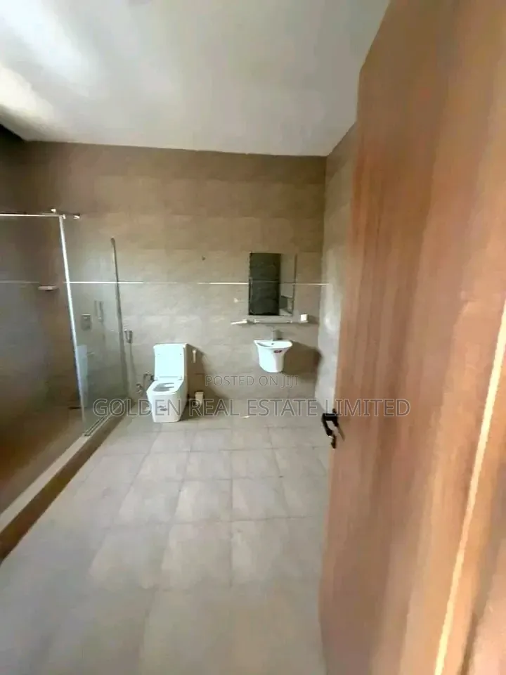 4bdrm Duplex in Utako for rent