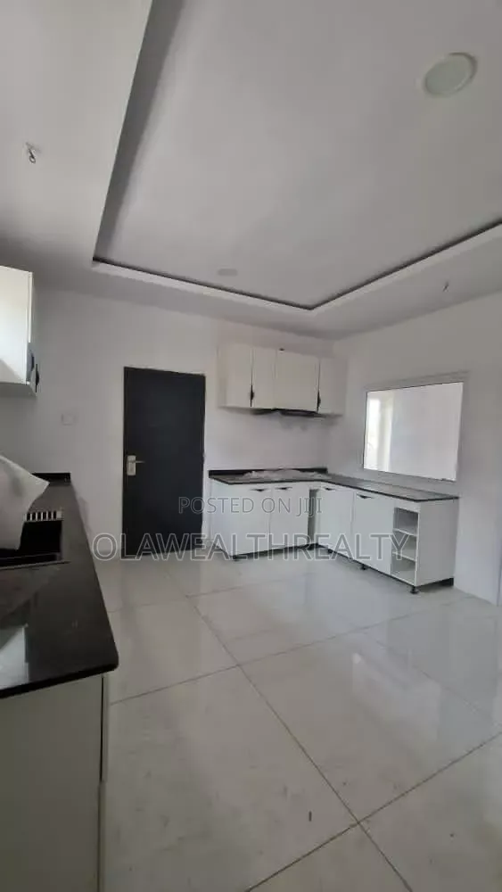 4bdrm House in Kolapo Ishola Gra, Akobo for sale