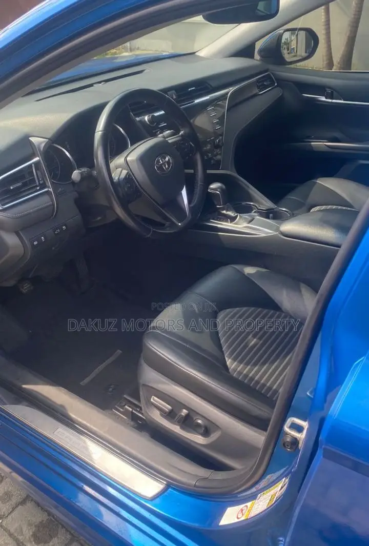 Toyota Camry 2018 Blue