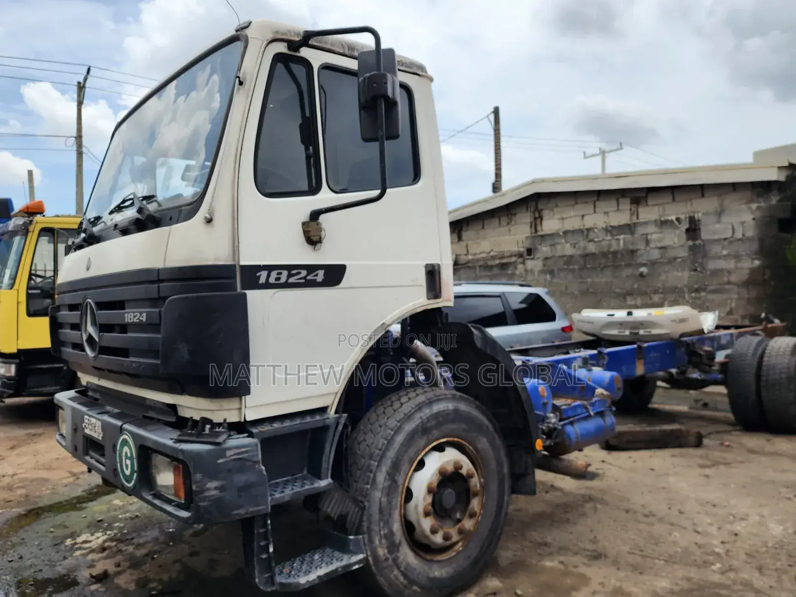 Clean Foreign Used Mercedes Benz 1824 Cap and Chassis