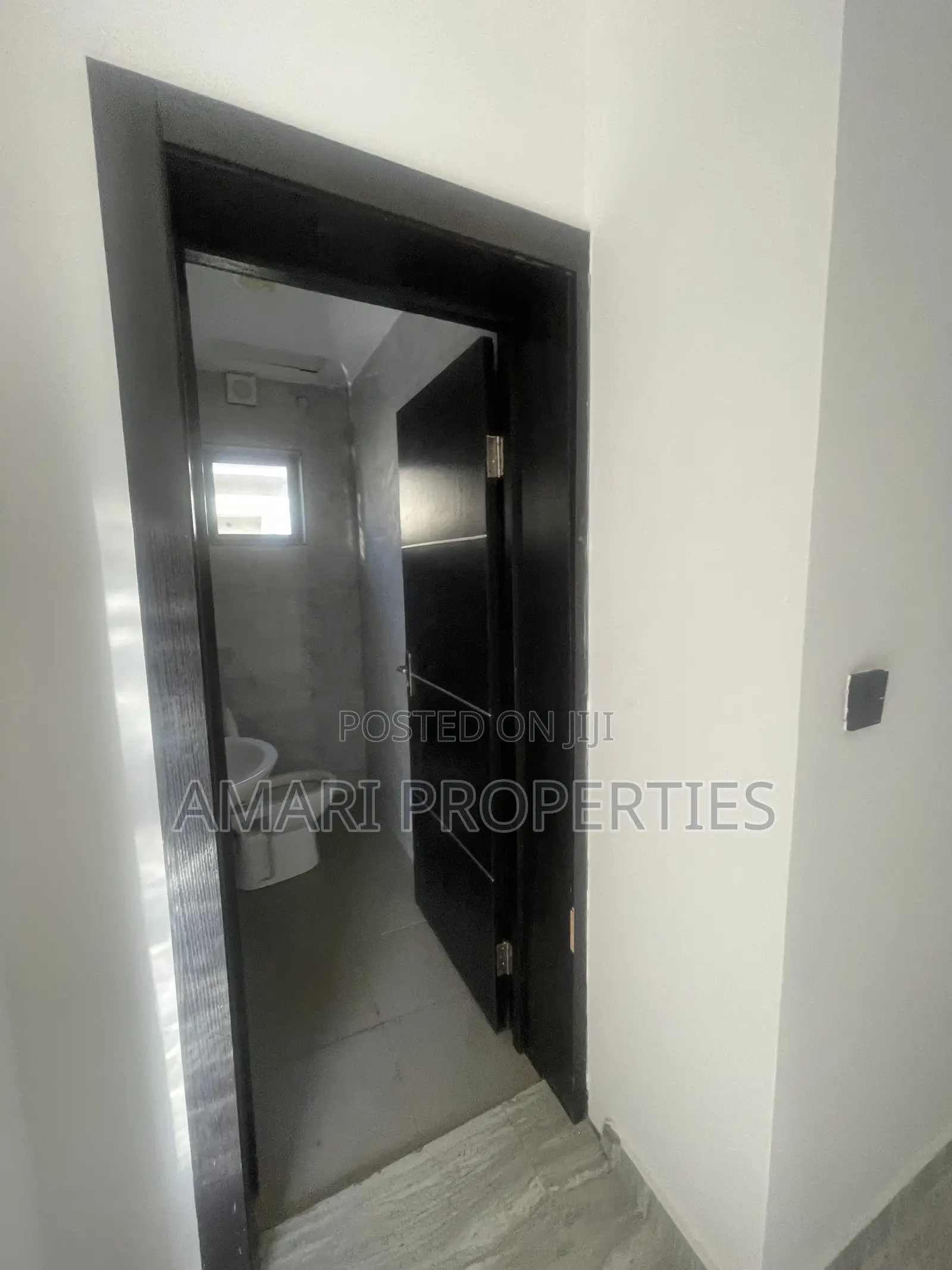 3bdrm Block of Flats in Fara Park, Ajah for rent
