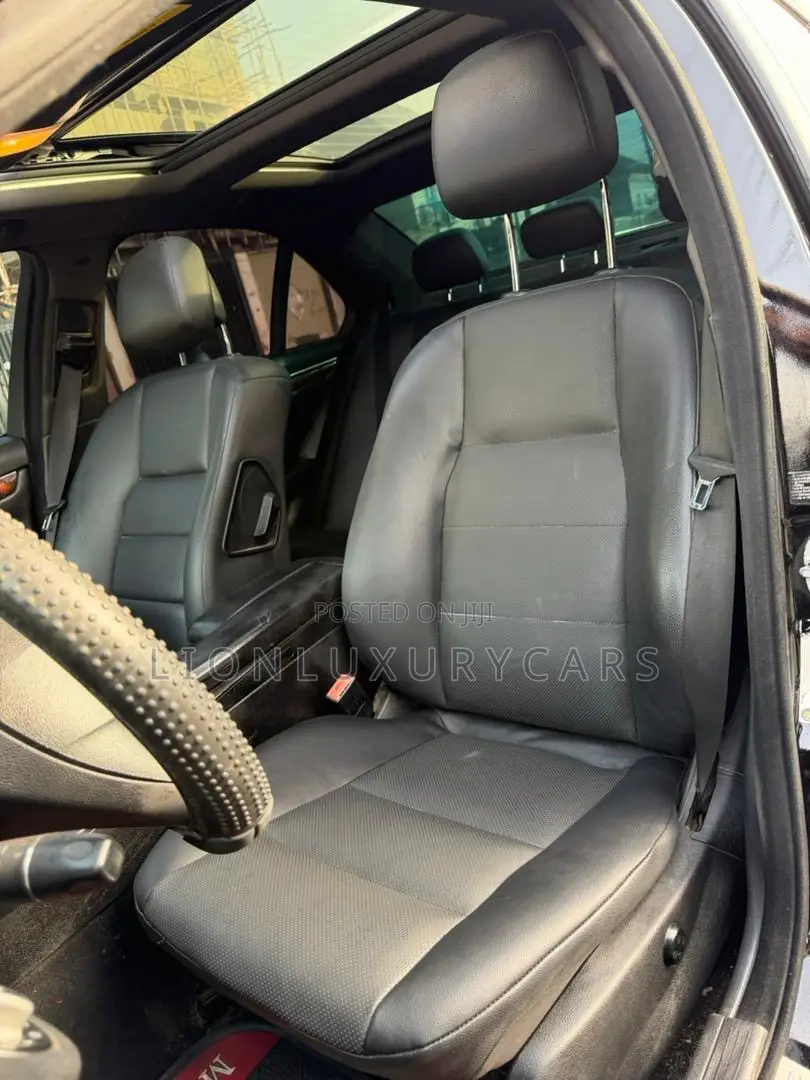 Mercedes-Benz C300 2012 Black