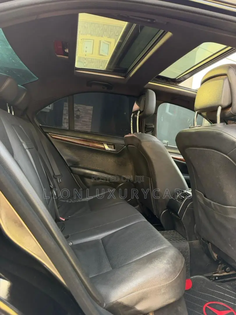 Mercedes-Benz C300 2012 Black