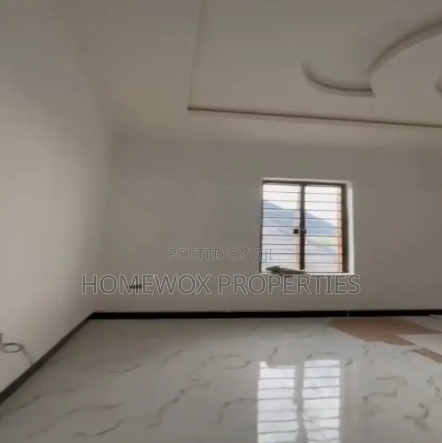 6bdrm Duplex In Rumuokwurusi For Sale