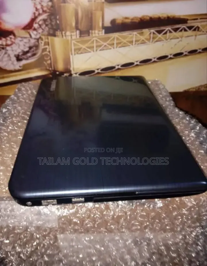 Laptop Toshiba Satellite L40 4GB Intel Core i5 HDD 500GB