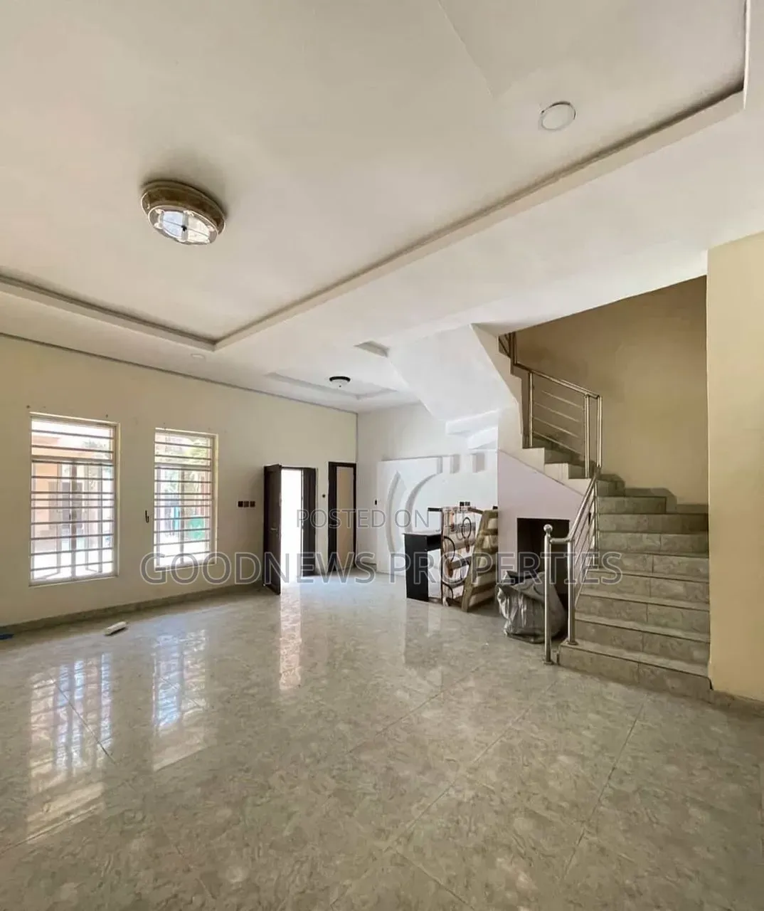 4bdrm Duplex in Chevron for rent