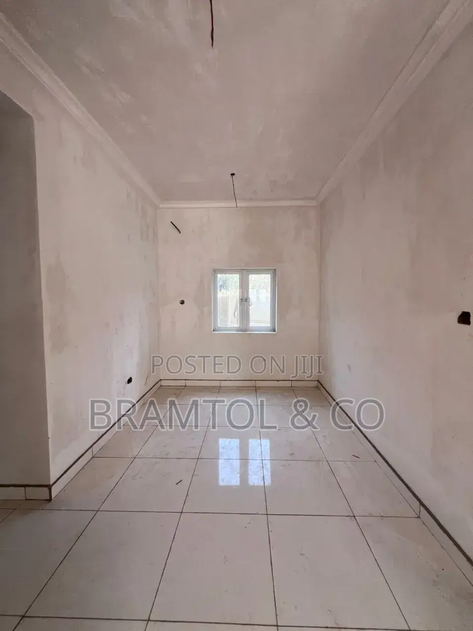 3bdrm Block of Flats in Tinubu Estate, Bunkoro for sale