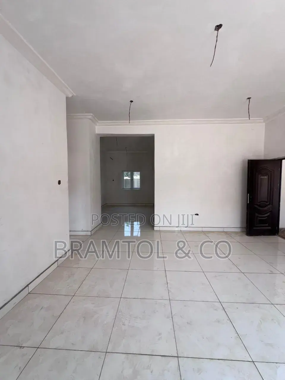 3bdrm Block of Flats in Tinubu Estate, Bunkoro for sale
