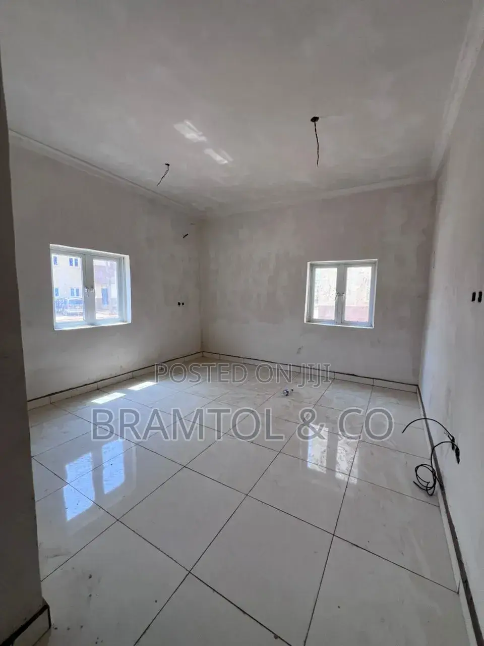 3bdrm Block of Flats in Tinubu Estate, Bunkoro for sale