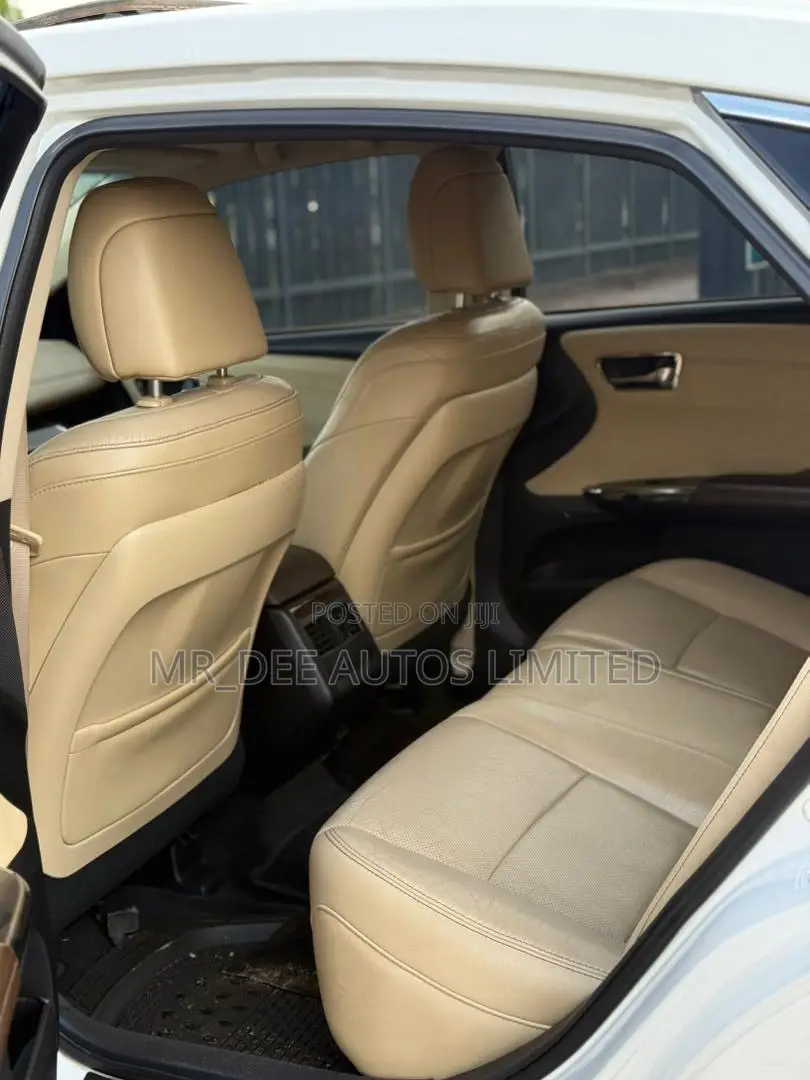 Toyota Avalon 2013 White
