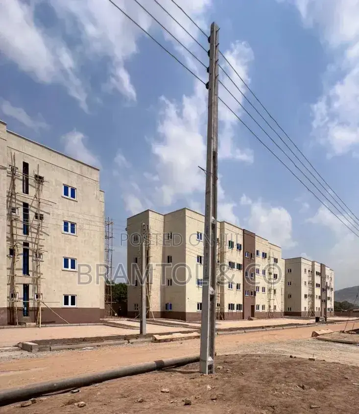 3bdrm Block of Flats in Tinubu Estate, Bunkoro for sale