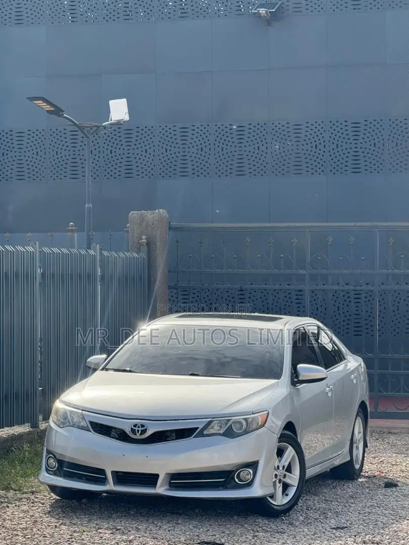 Toyota Camry 2013 Silver