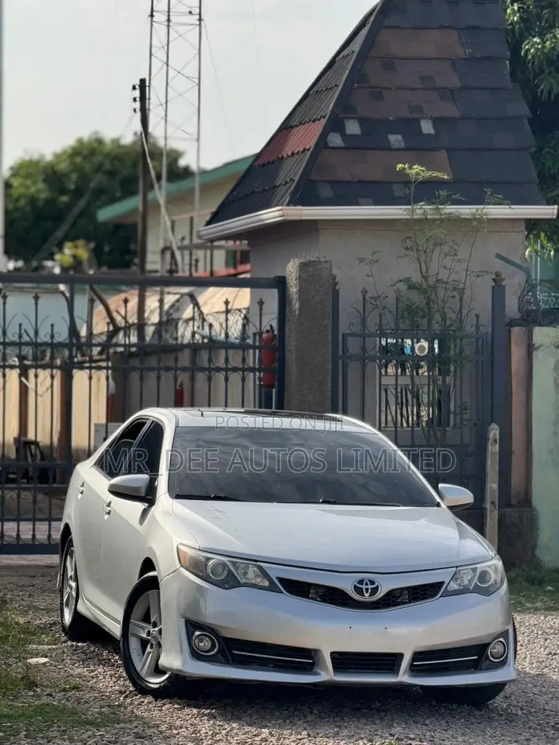 Toyota Camry 2013 Silver