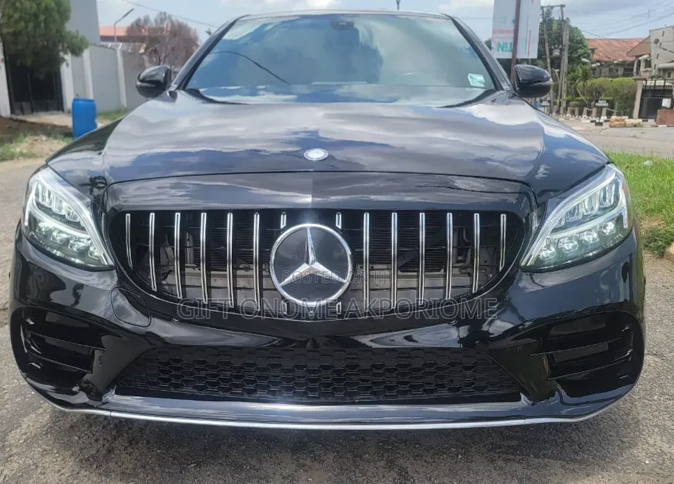 Mercedes-Benz C300 2019 Black