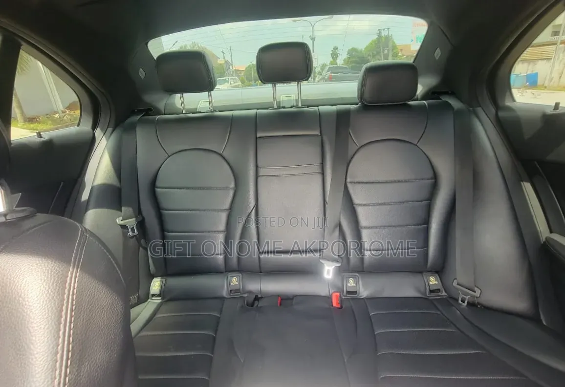 Mercedes-Benz C300 2019 Black