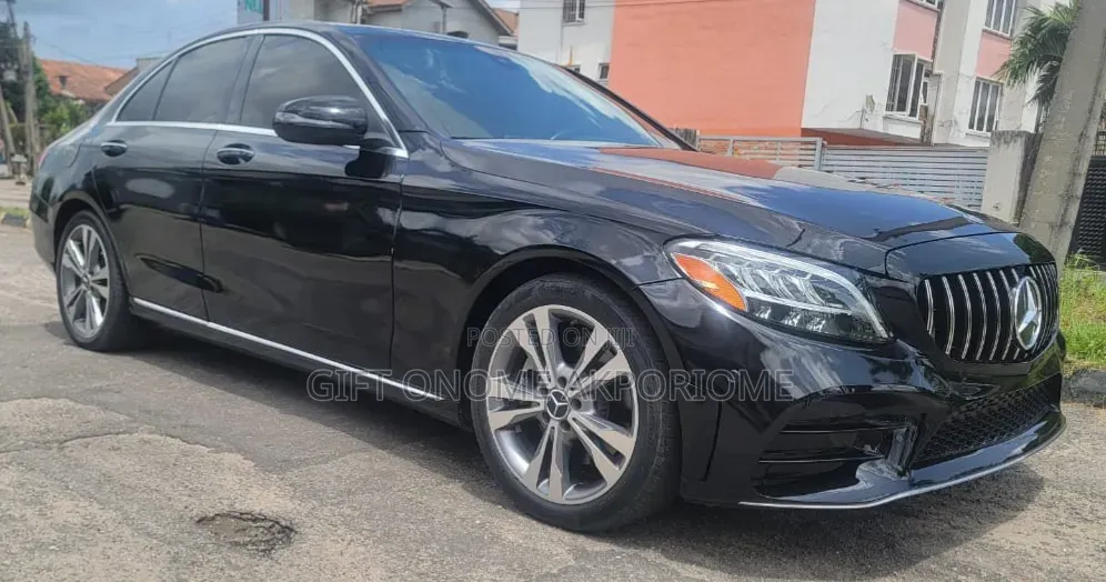 Mercedes-Benz C300 2019 Black