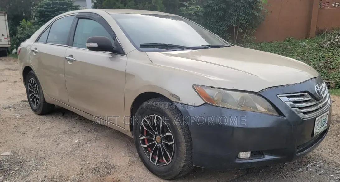 Toyota Camry LE 4dr Sedan (2.4L 4cyl 5A) 2007 Gold