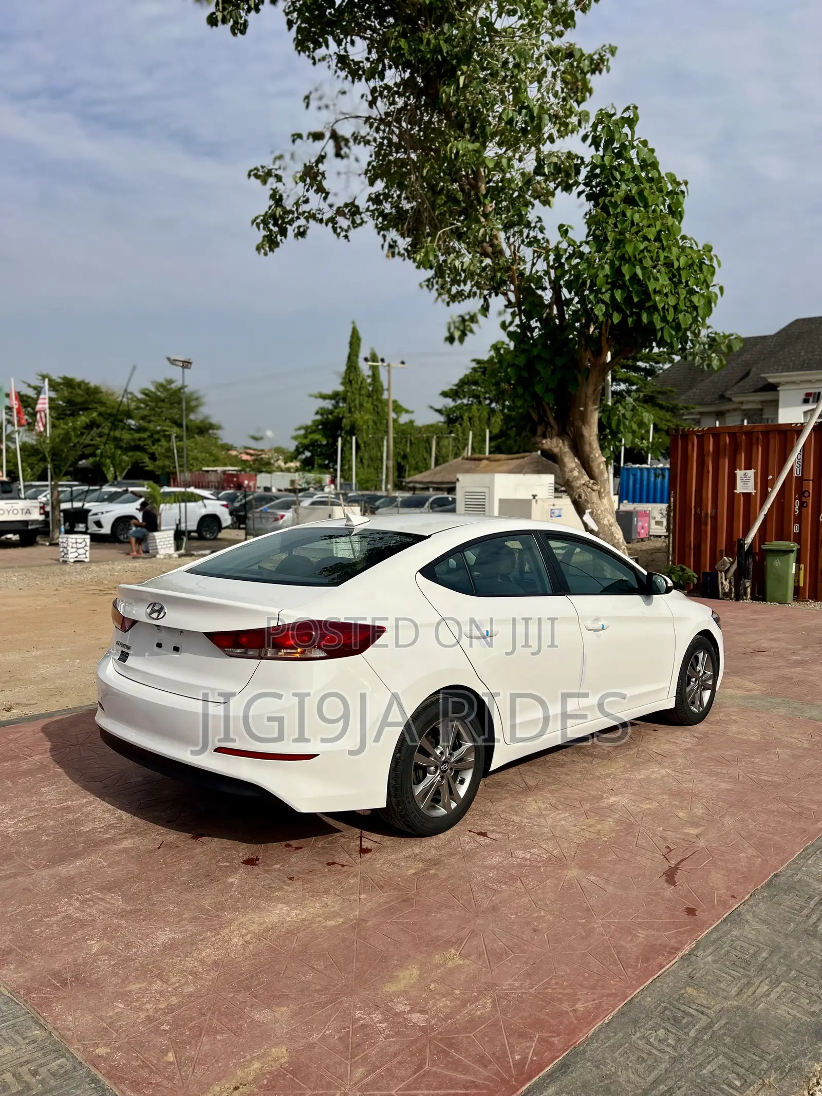 Hyundai Elantra 2018 White
