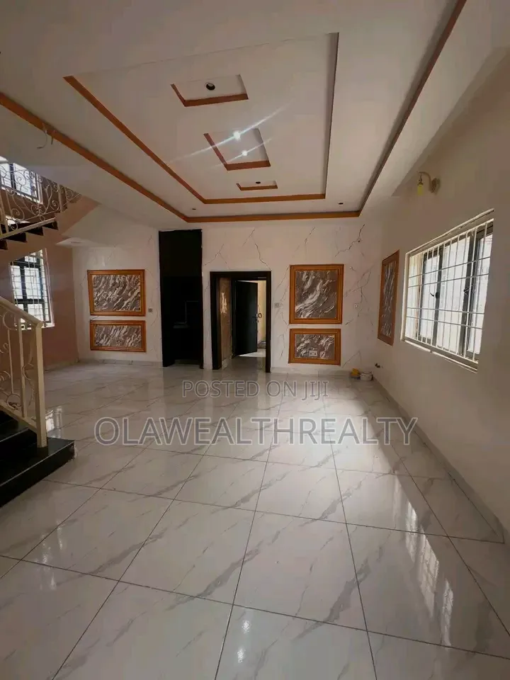 4bdrm Duplex in Gwarinpa for rent