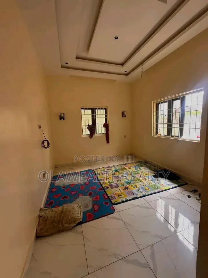 4bdrm Duplex in Gwarinpa for rent