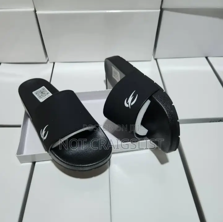 Quality Men Slides in Lagos | Affordable Luxury Palm Slides