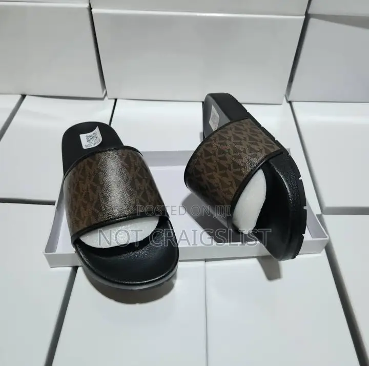 Quality Men Slides in Lagos | Affordable Luxury Palm Slides